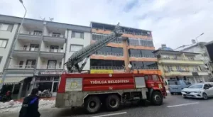 Yığılca’da 5 Katlı Apartmandan Mahsur Kalan Köpek Kurtarıldı